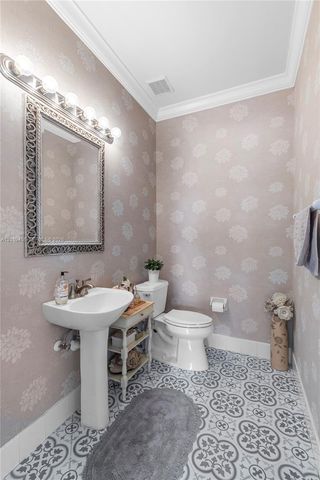 17047 NW 16th St, Pembroke Pines, FL 33028
