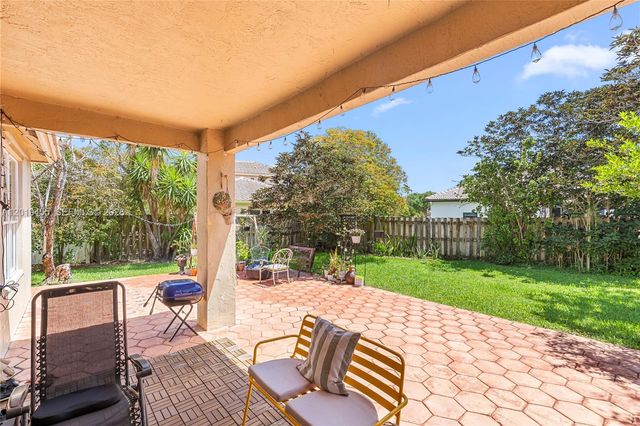 17047 NW 16th St, Pembroke Pines, FL 33028