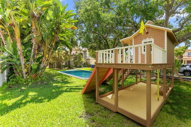 17047 NW 16th St, Pembroke Pines, FL 33028