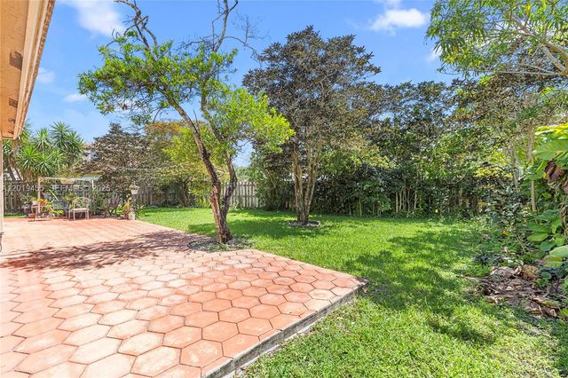 17047 NW 16th St, Pembroke Pines, FL 33028