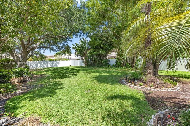 17047 NW 16th St, Pembroke Pines, FL 33028