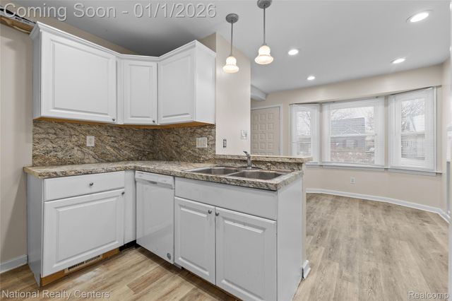 7635 Ashton Avenue, Detroit, MI 48228