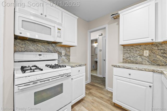 7635 Ashton Avenue, Detroit, MI 48228