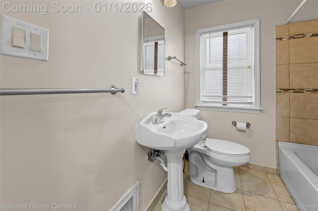 7635 Ashton Avenue, Detroit, MI 48228