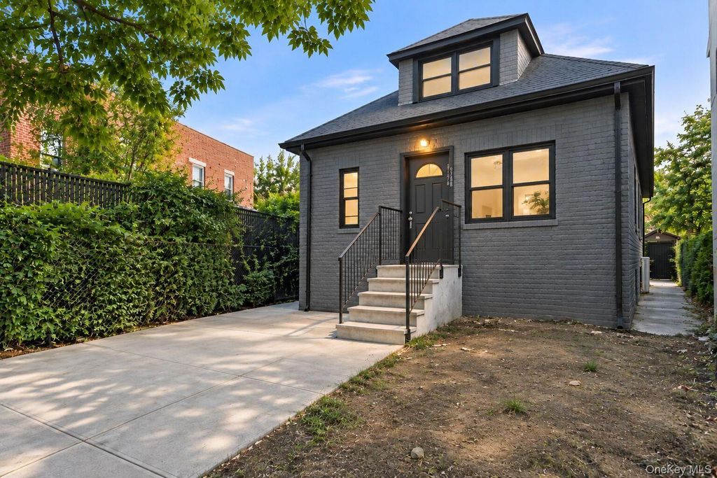 1978 Needham, Bronx, NY 10466 — exterior