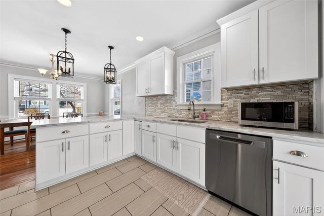 324 Stark Court, Webster Groves, MO 63119