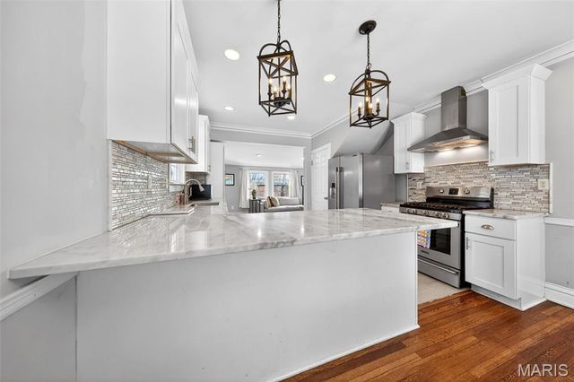 324 Stark Court, Webster Groves, MO 63119