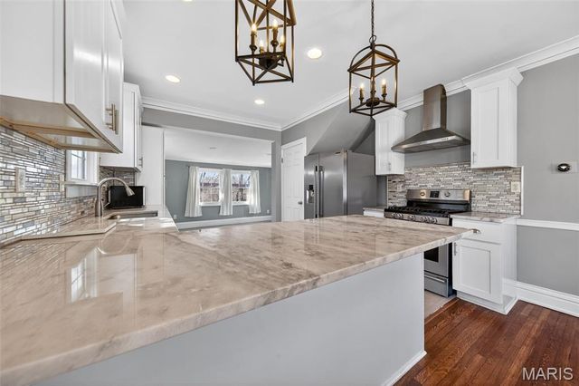 324 Stark Court, Webster Groves, MO 63119