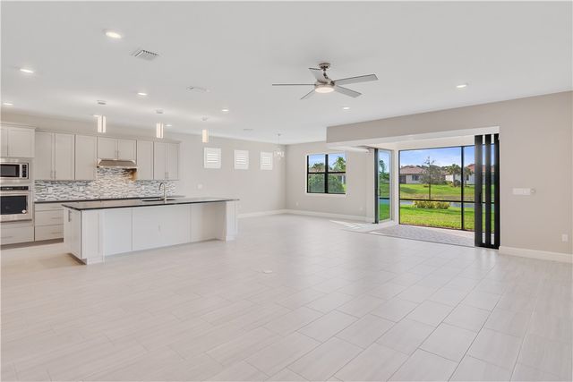 4088 Basket Oak Circle, Vero Beach, FL 32967