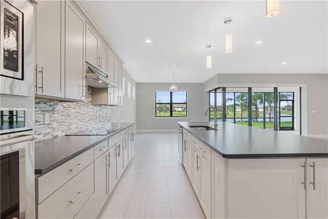 4088 Basket Oak Circle, Vero Beach, FL 32967