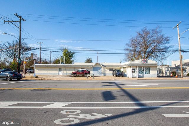 4999 LINDEN AVE, Philadelphia, PA 19114