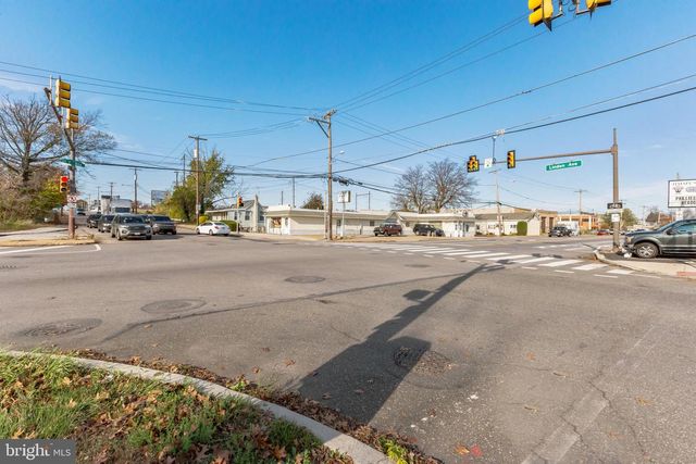 4999 LINDEN AVE, Philadelphia, PA 19114