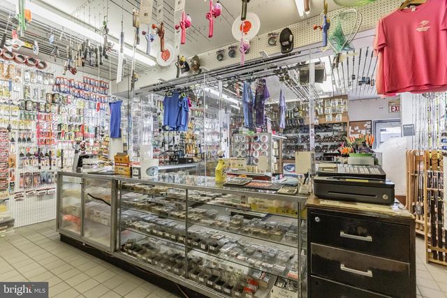 4999 LINDEN AVE, Philadelphia, PA 19114