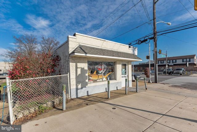 4999 LINDEN AVE, Philadelphia, PA 19114