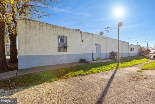 4999 LINDEN AVE, Philadelphia, PA 19114