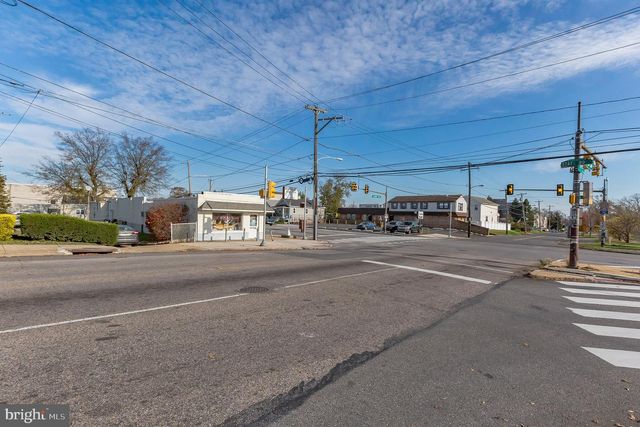 4999 LINDEN AVE, Philadelphia, PA 19114