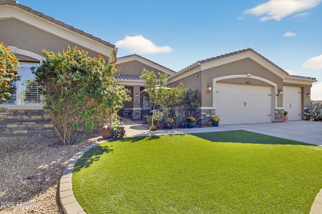 1913 W LAURIE Lane, San Tan Valley, AZ 85144