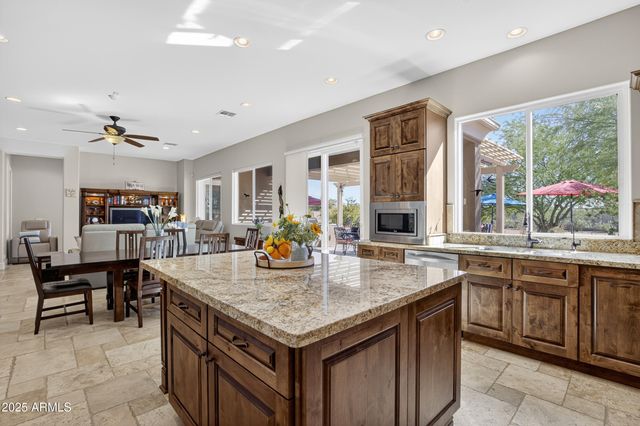 1913 W LAURIE Lane, San Tan Valley, AZ 85144