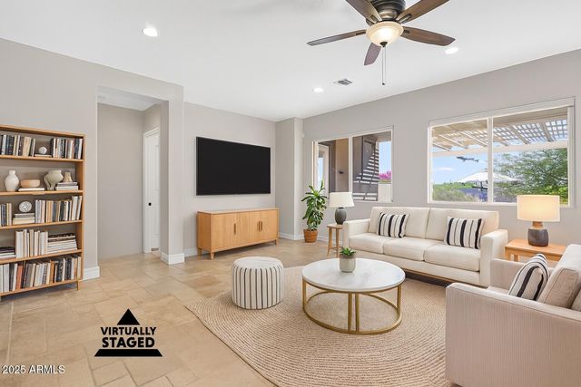 1913 W LAURIE Lane, San Tan Valley, AZ 85144