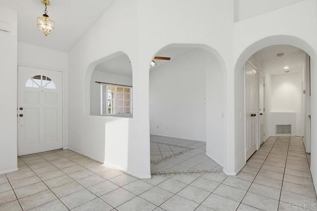2194 Luz Way, Oceanside, CA 92056