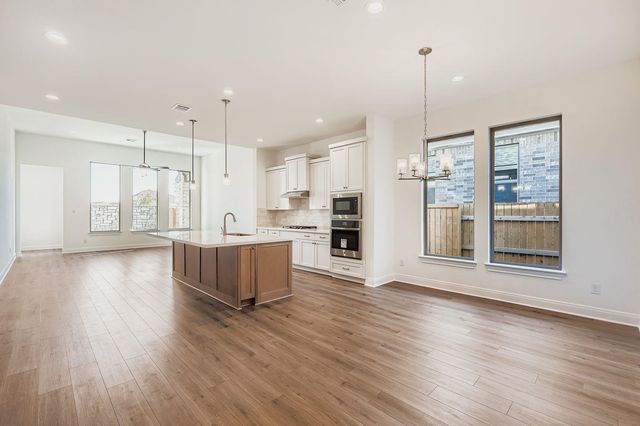 138 Prickly Poppy LOOP, Kyle, TX 78640