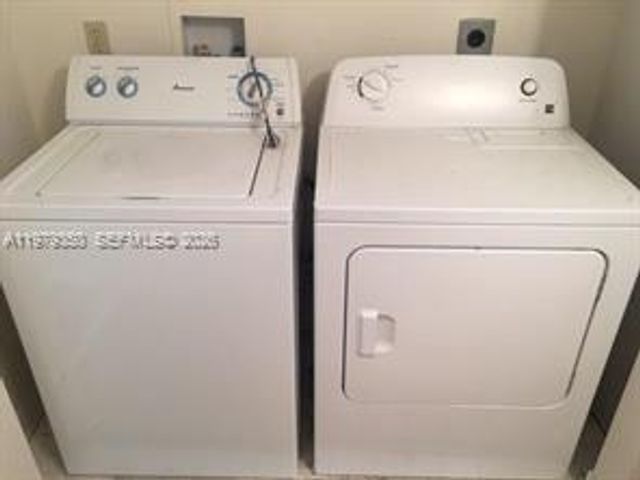 806 Maplewood Dr, Green Acres, FL 33415