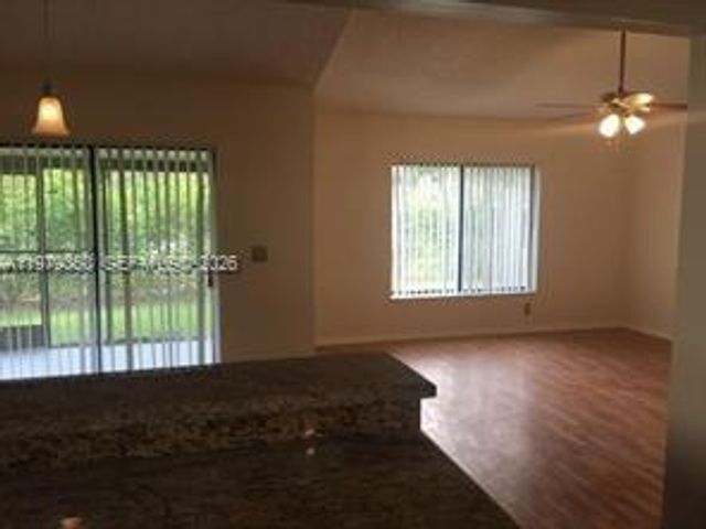 806 Maplewood Dr, Green Acres, FL 33415