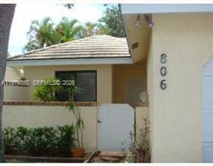 806 Maplewood Dr, Green Acres, FL 33415