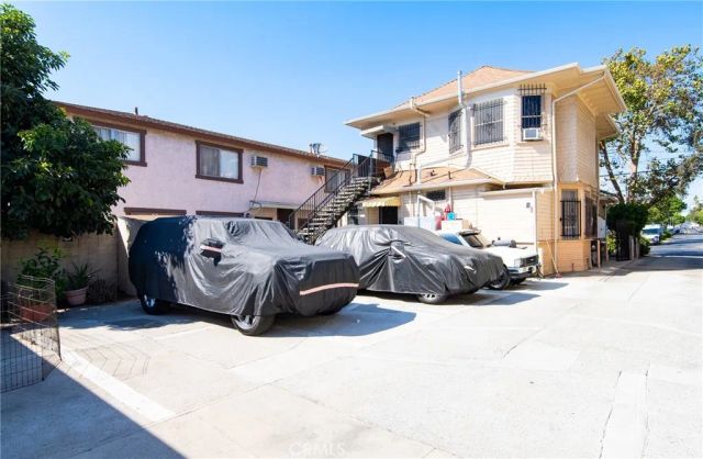 2006 12th, Los Angeles, CA 90006