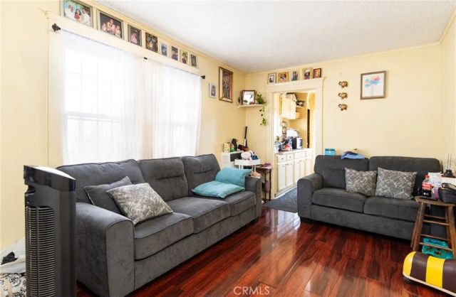 2006 12th, Los Angeles, CA 90006