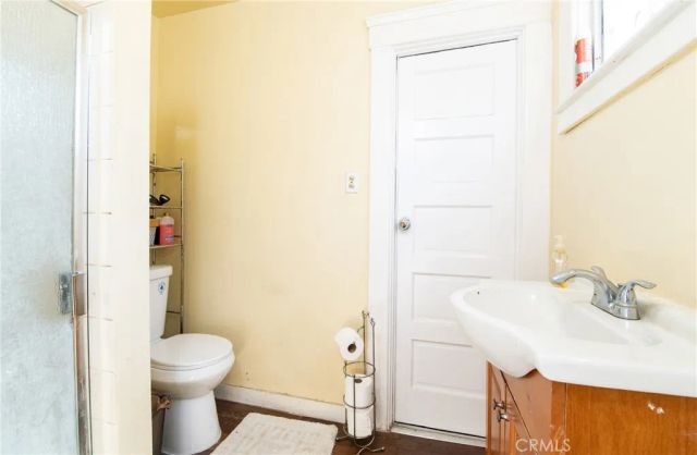 2006 12th, Los Angeles, CA 90006