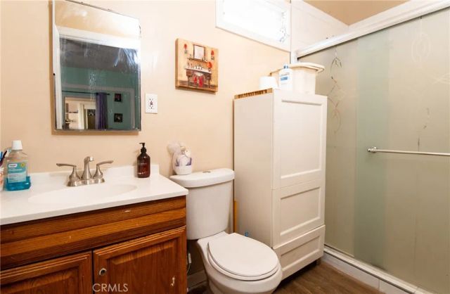 2006 12th, Los Angeles, CA 90006