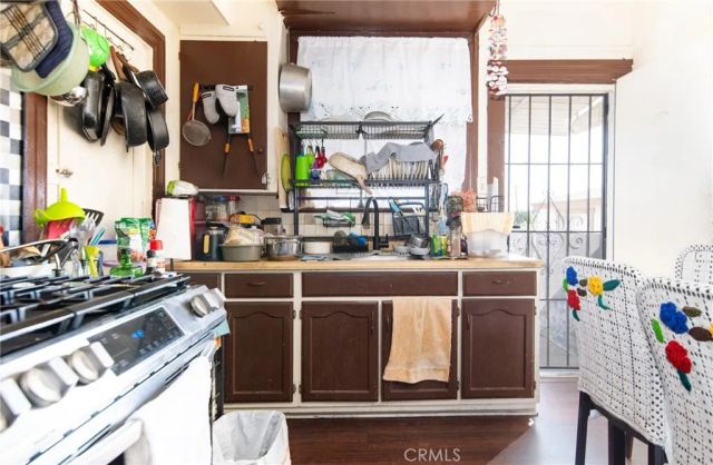 2006 12th, Los Angeles, CA 90006