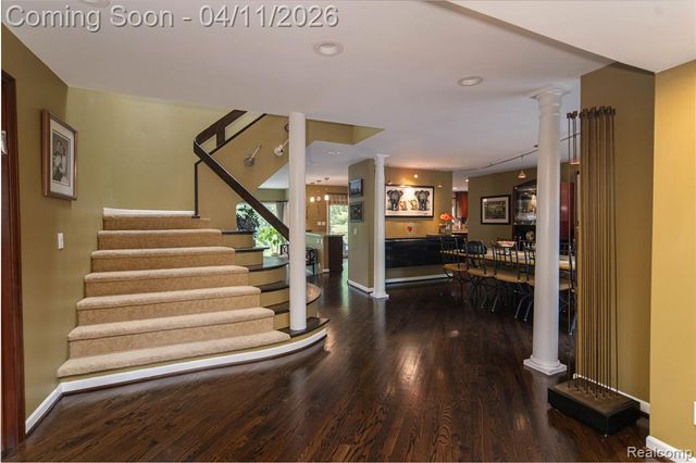 4683 Maura Lane, West Bloomfield, MI 48323