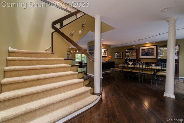 4683 Maura Lane, West Bloomfield, MI 48323