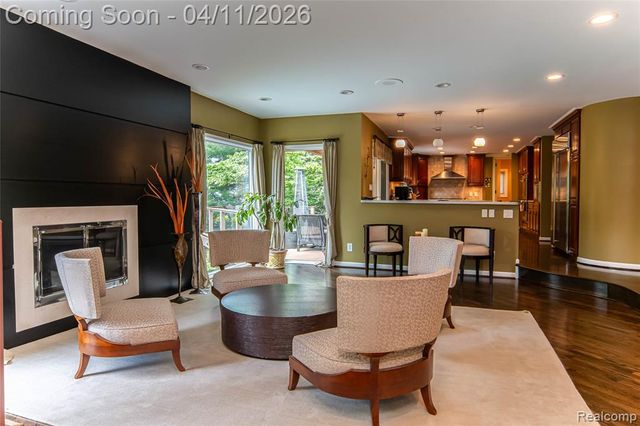 4683 Maura Lane, West Bloomfield, MI 48323