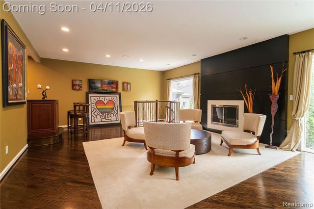 4683 Maura Lane, West Bloomfield, MI 48323