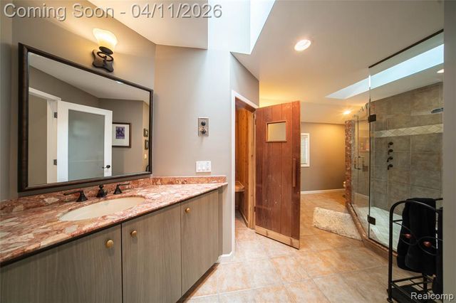 4683 Maura Lane, West Bloomfield, MI 48323
