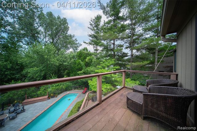 4683 Maura Lane, West Bloomfield, MI 48323