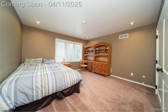 4683 Maura Lane, West Bloomfield, MI 48323