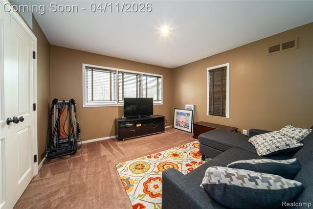 4683 Maura Lane, West Bloomfield, MI 48323