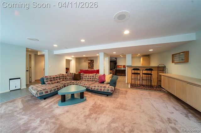 4683 Maura Lane, West Bloomfield, MI 48323