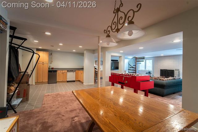 4683 Maura Lane, West Bloomfield, MI 48323