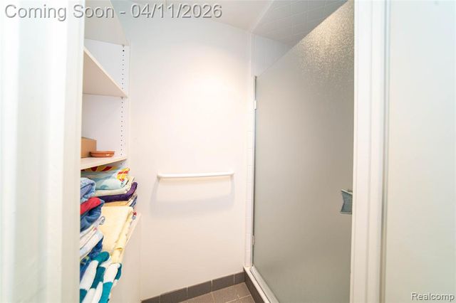 4683 Maura Lane, West Bloomfield, MI 48323