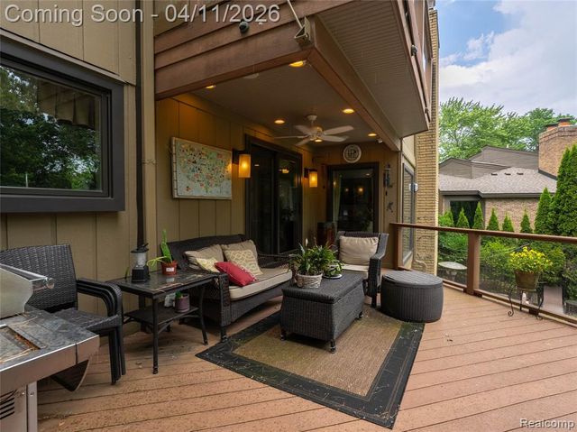 4683 Maura Lane, West Bloomfield, MI 48323