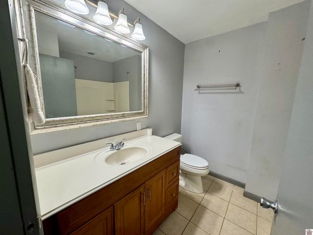 99 Deepwood Dr, Cadiz, KY 42211