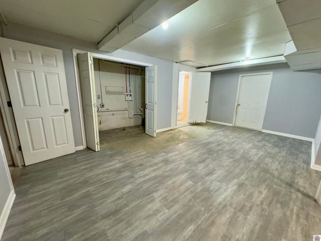 99 Deepwood Dr, Cadiz, KY 42211