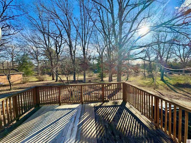 99 Deepwood Dr, Cadiz, KY 42211