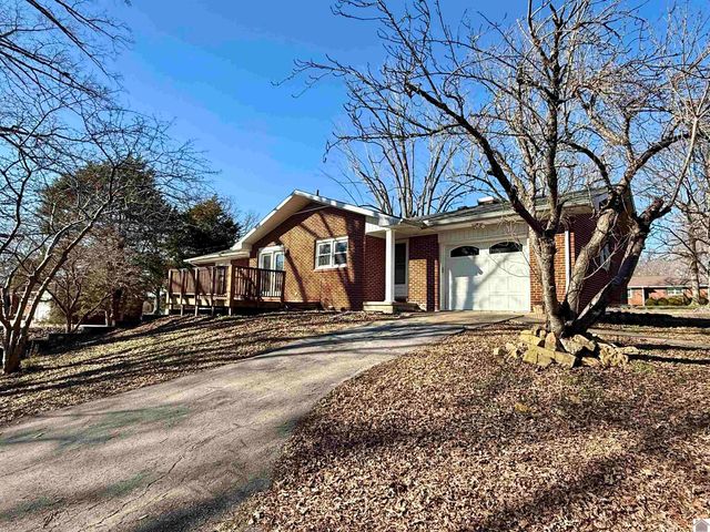 99 Deepwood Dr, Cadiz, KY 42211