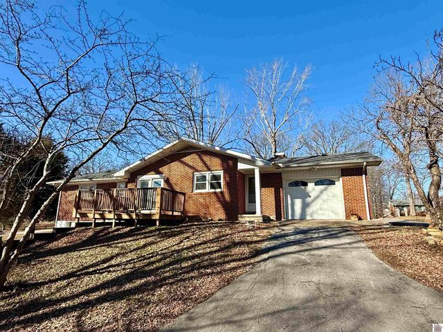 99 Deepwood Dr, Cadiz, KY 42211